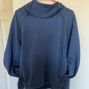 Size XL lululemon pullover hoodie